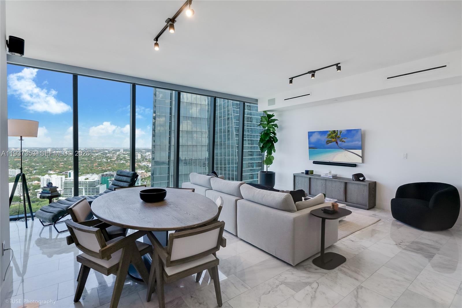 1451 Brickell Ave # 3703