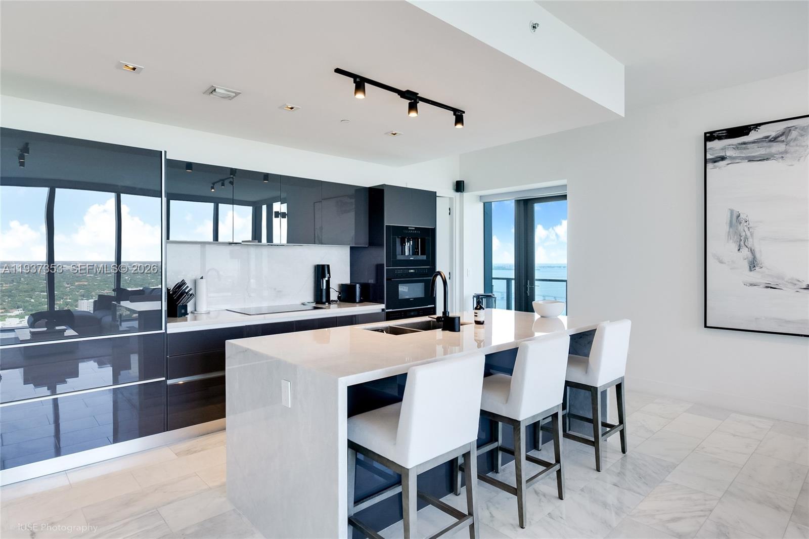 1451 Brickell Ave # 3703