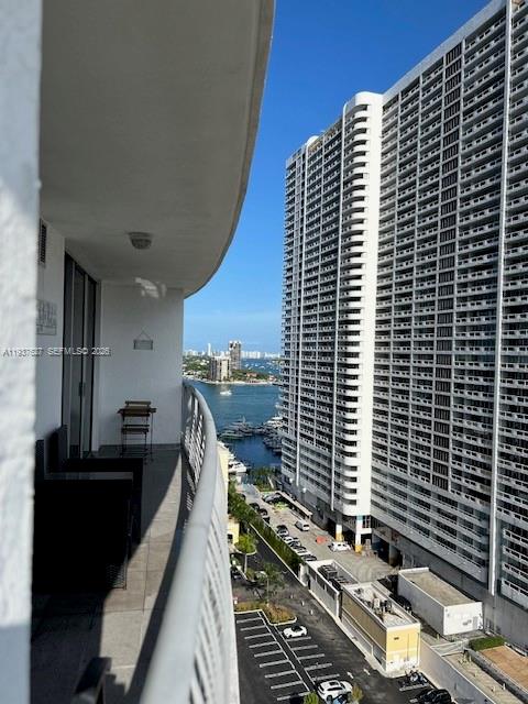 1750 N Bayshore Dr # 1812