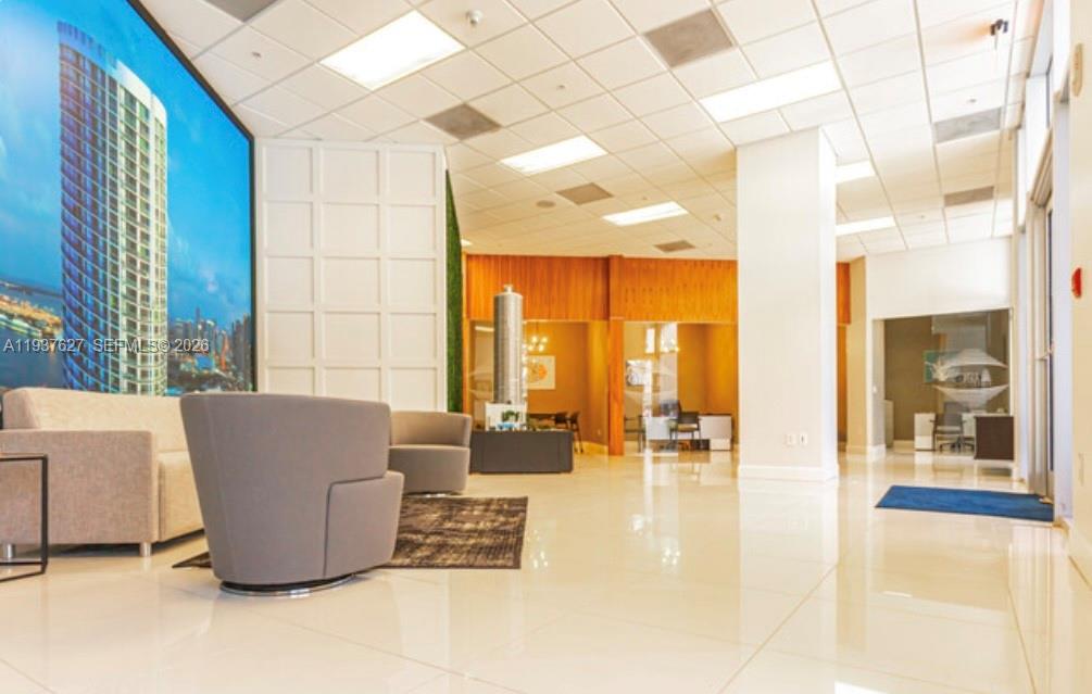 1750 N Bayshore Dr # 1812