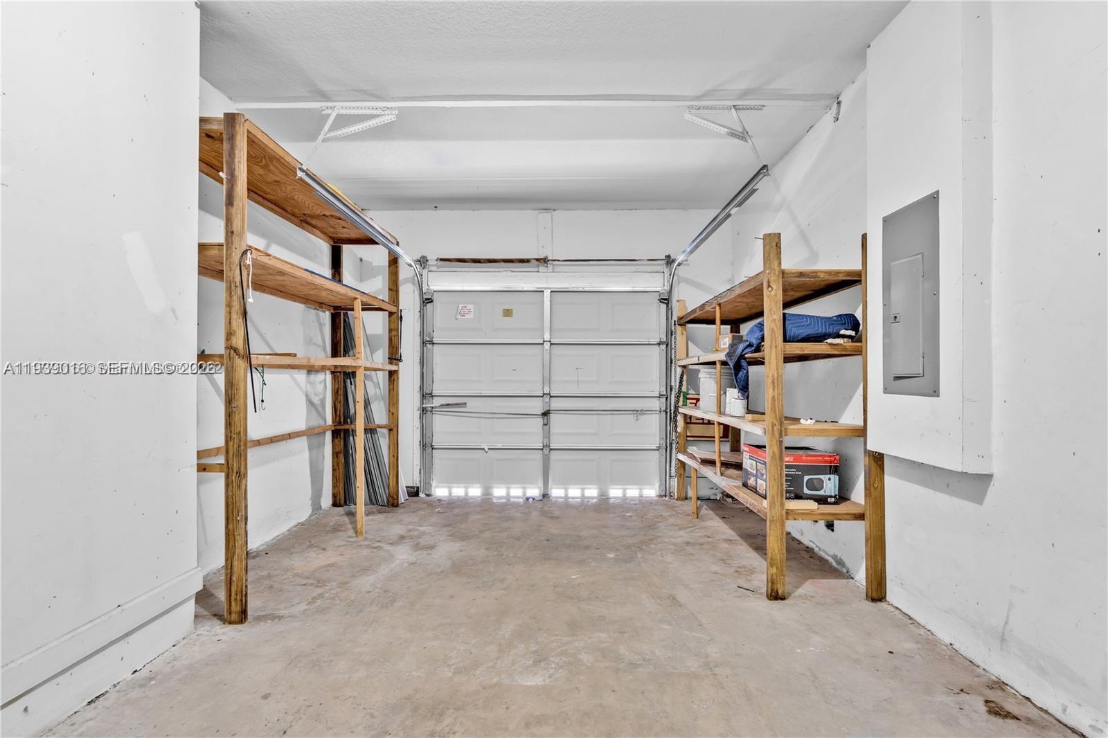 1081 NE 41st Ter