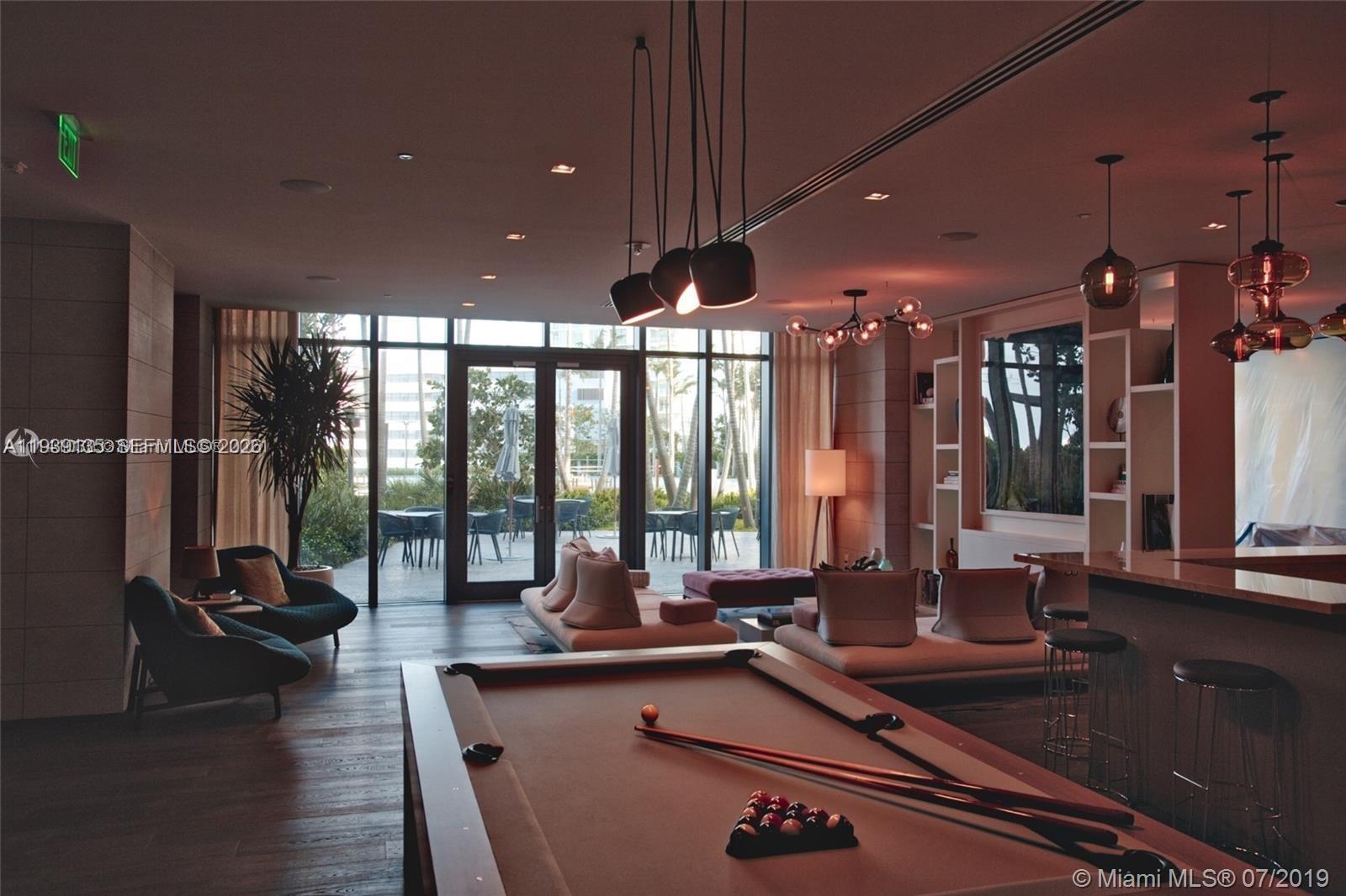 650 NE 32nd St # 3503