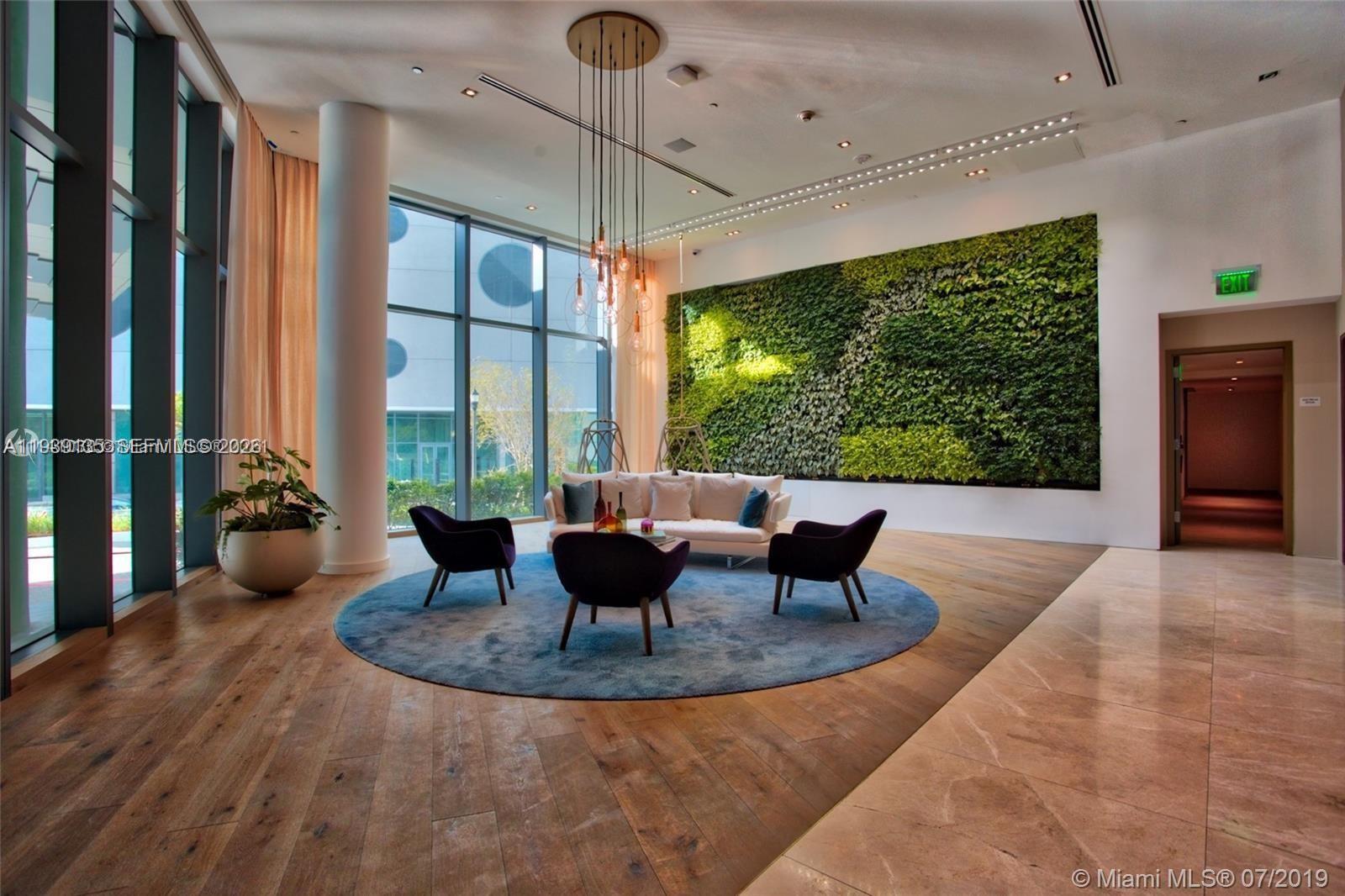 650 NE 32nd St # 3503