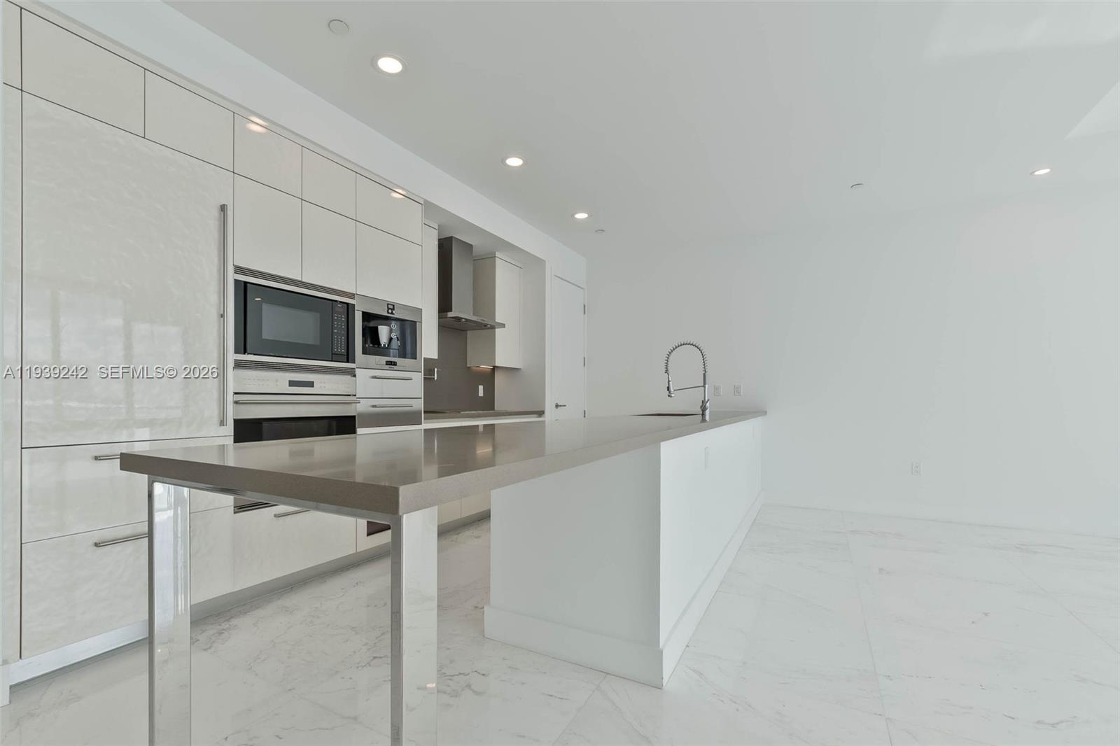 17475 Collins Ave # 2003