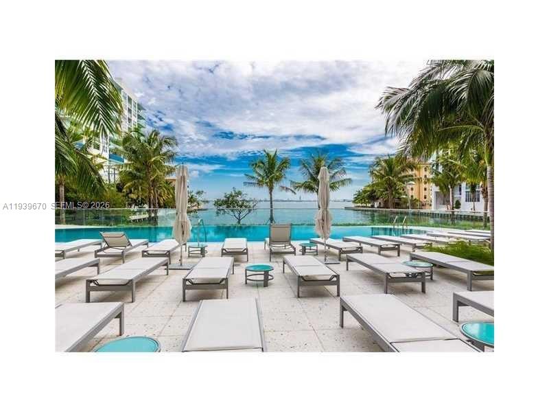 460 NE 28th St # 2505