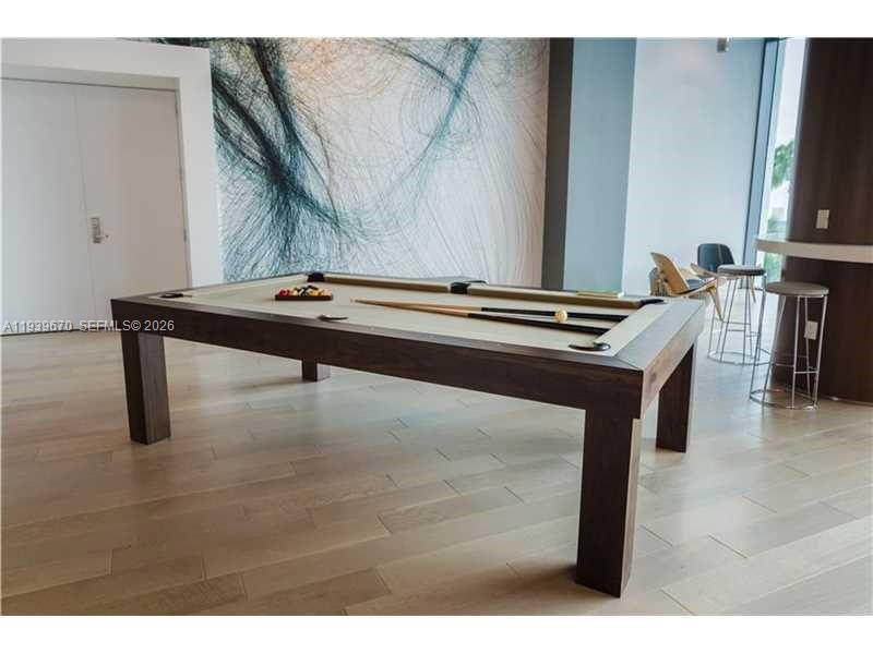 460 NE 28th St # 2505