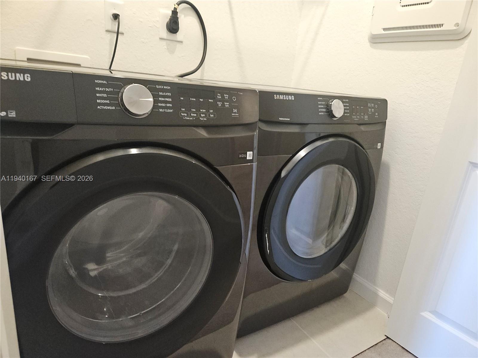 2530 SE 29th St Unit: .