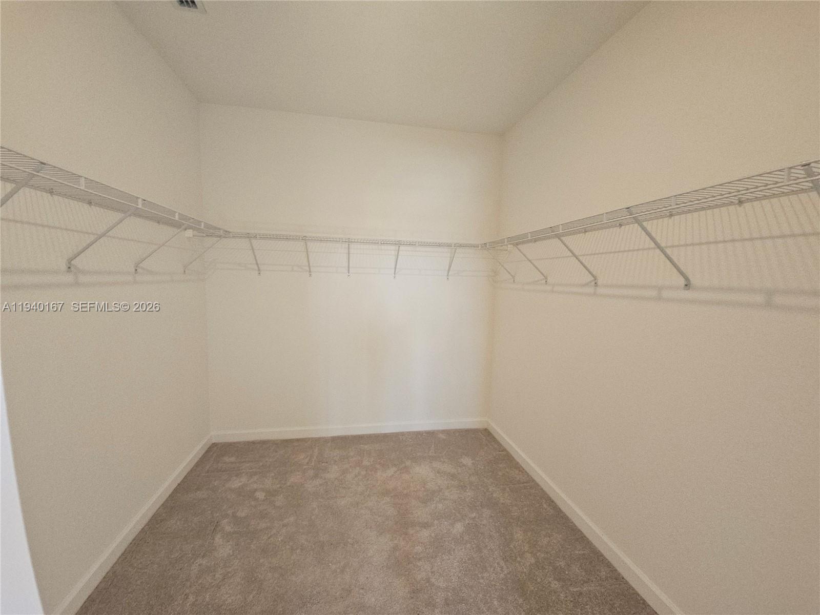 2530 SE 29th St Unit: .