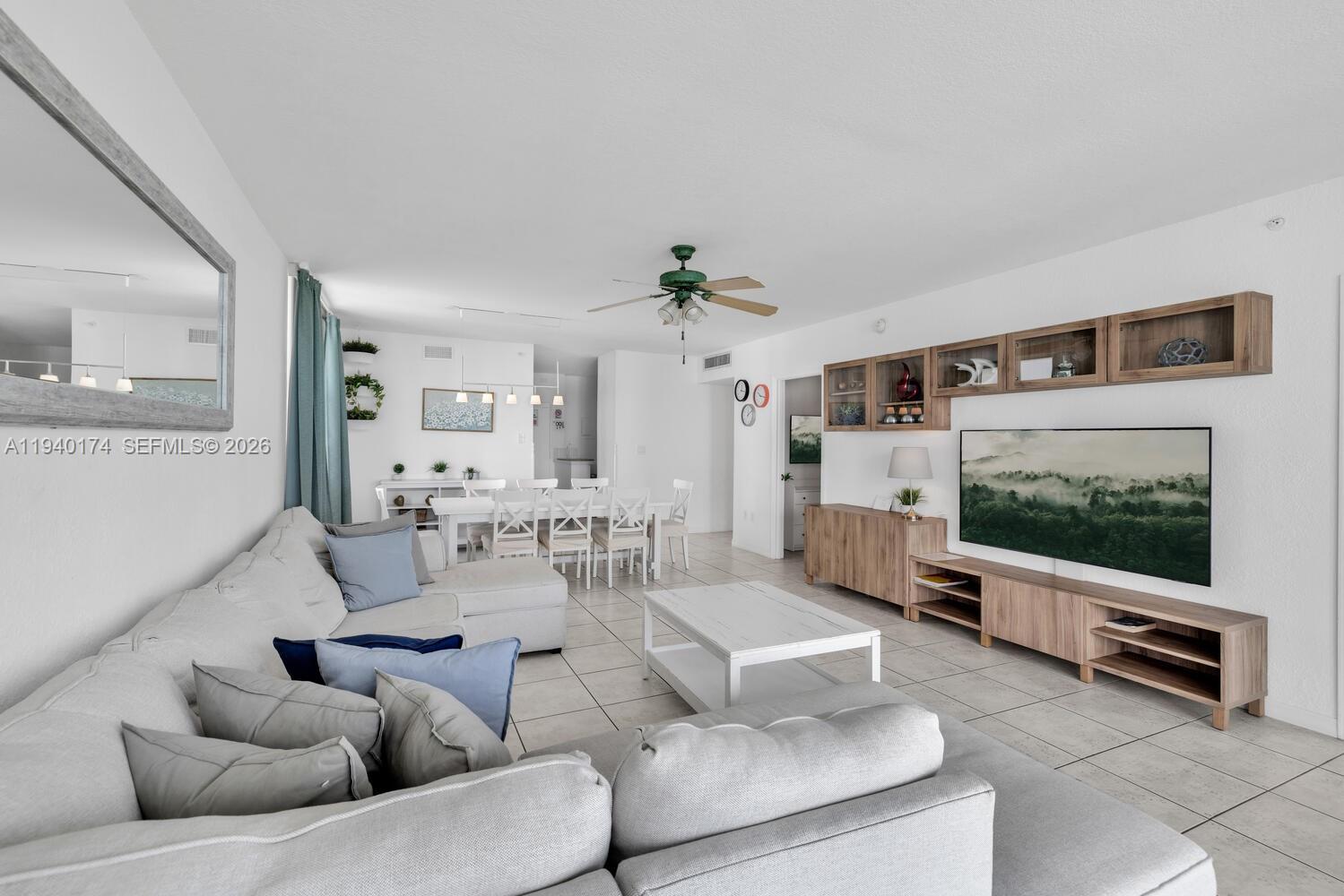 5601 Collins Ave # 825