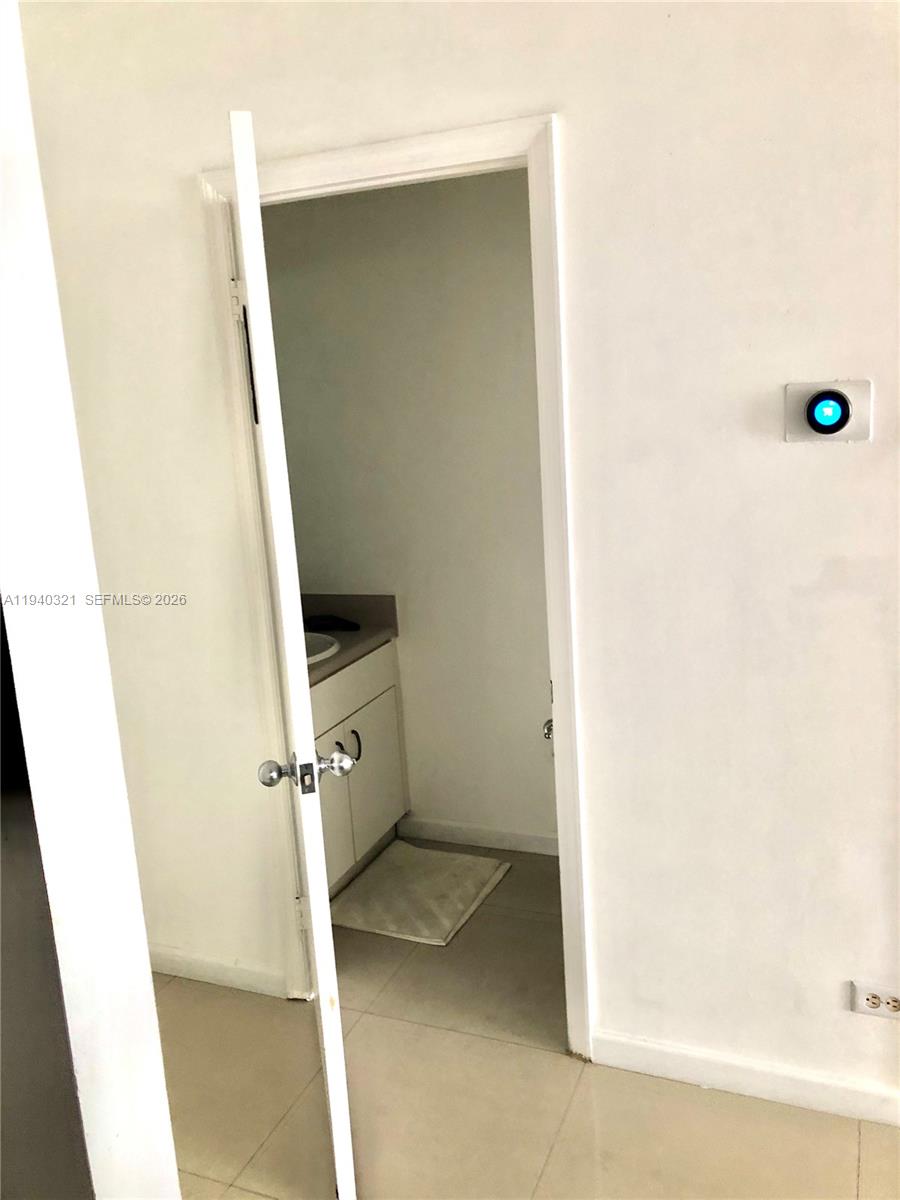 701 Brickell Key Blvd # 01 Unit: LPH-01