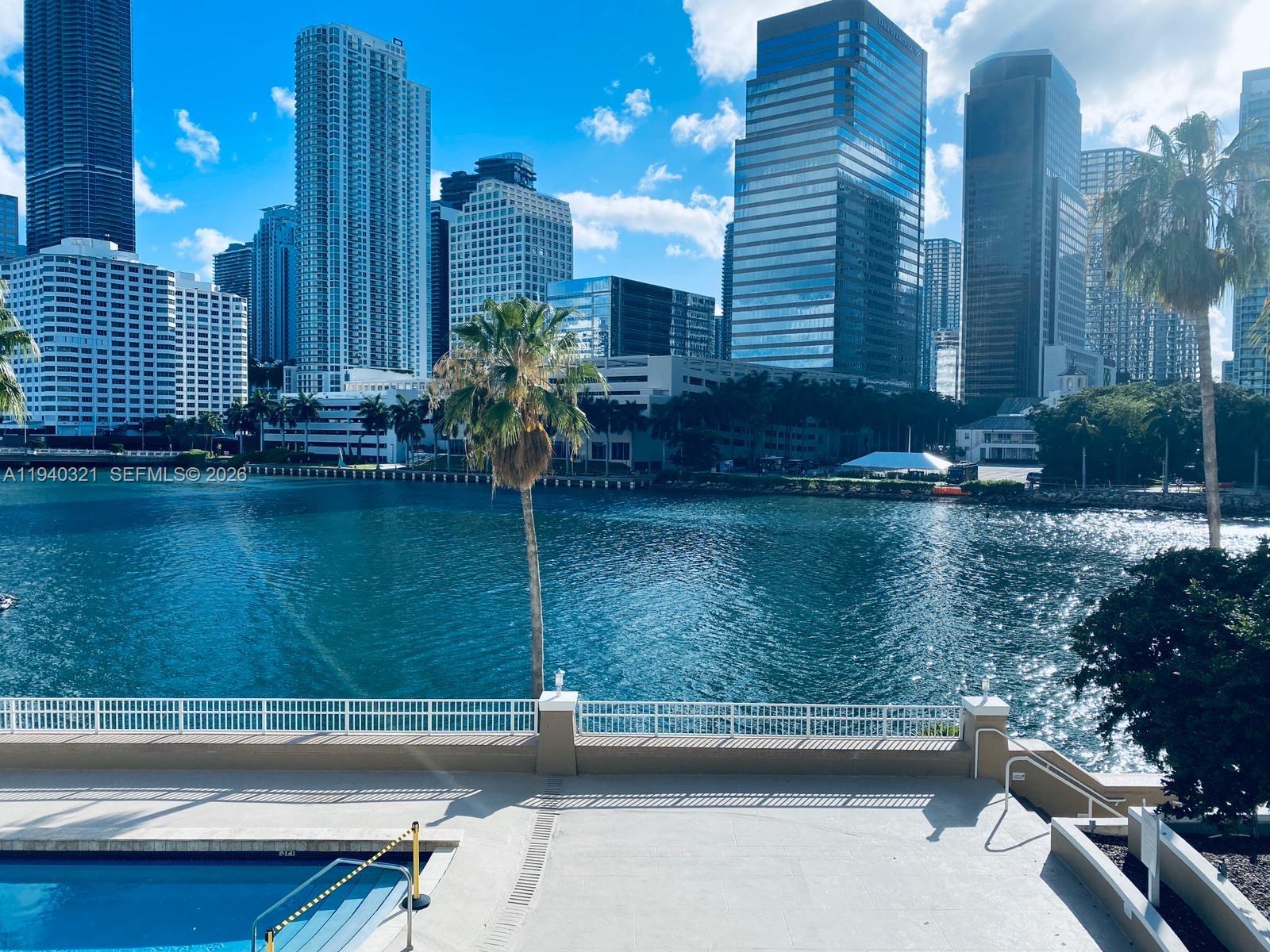 701 Brickell Key Blvd # 01 Unit: LPH-01