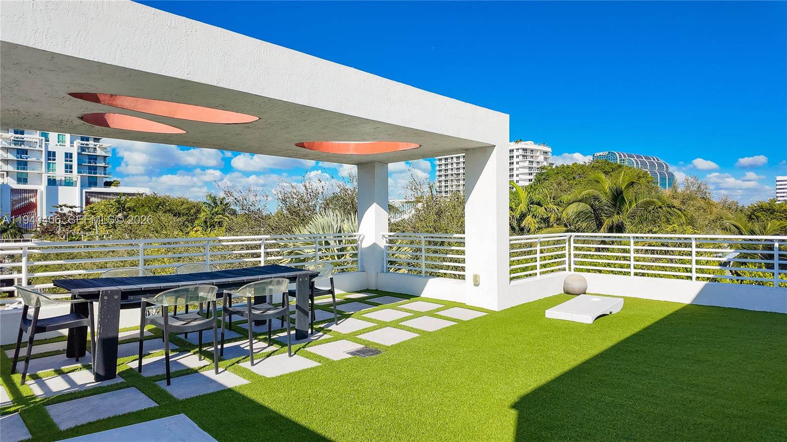 455 NE 39th St # 112