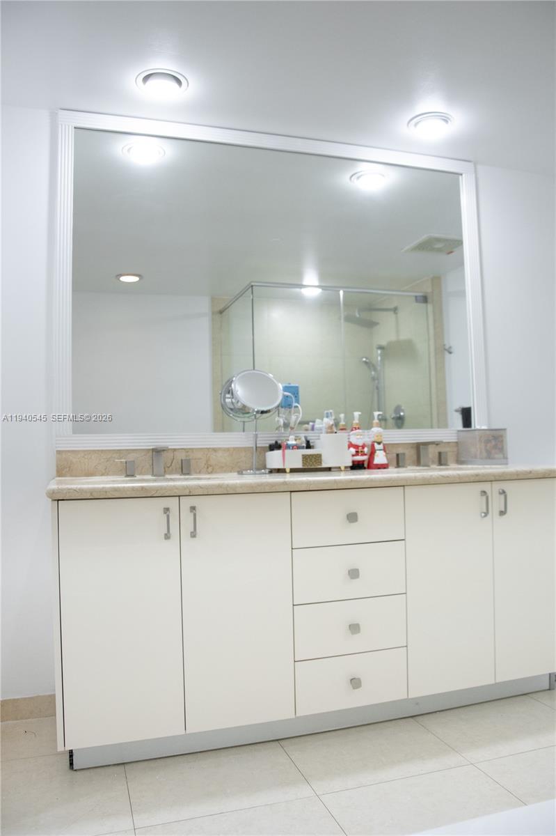 50 Biscayne Blvd # 4908