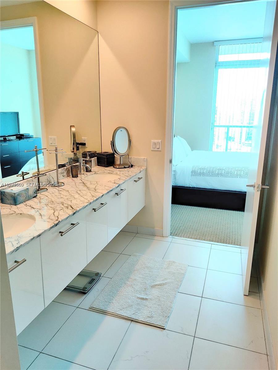 55 SE 6th St # 4105