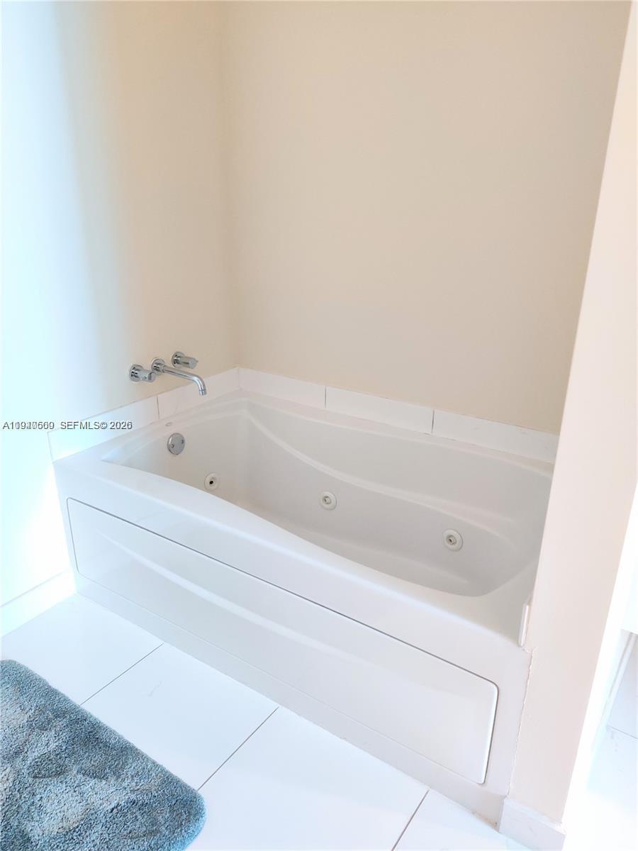 55 SE 6th St # 4105