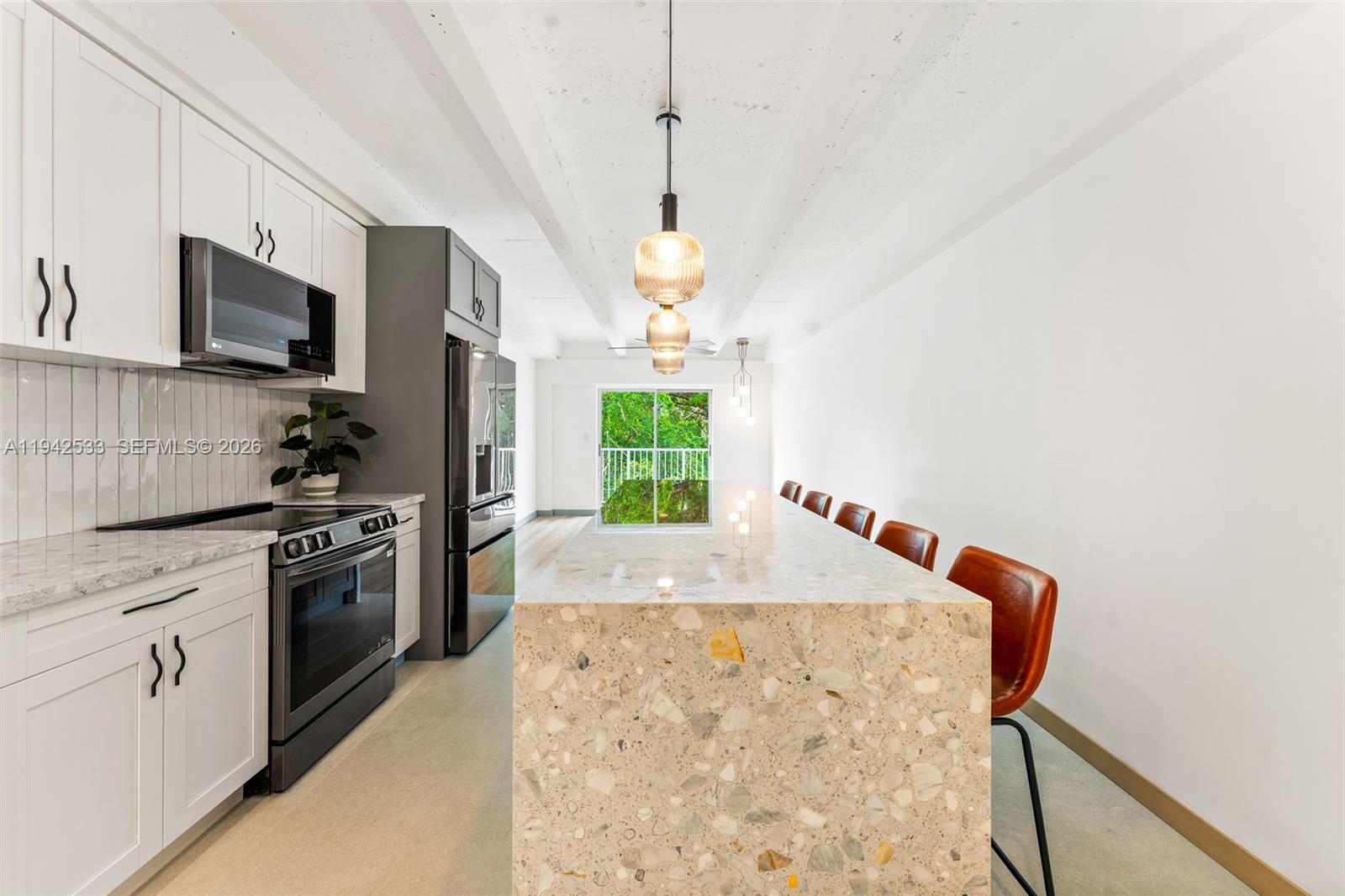 645 NE 121st St # 302