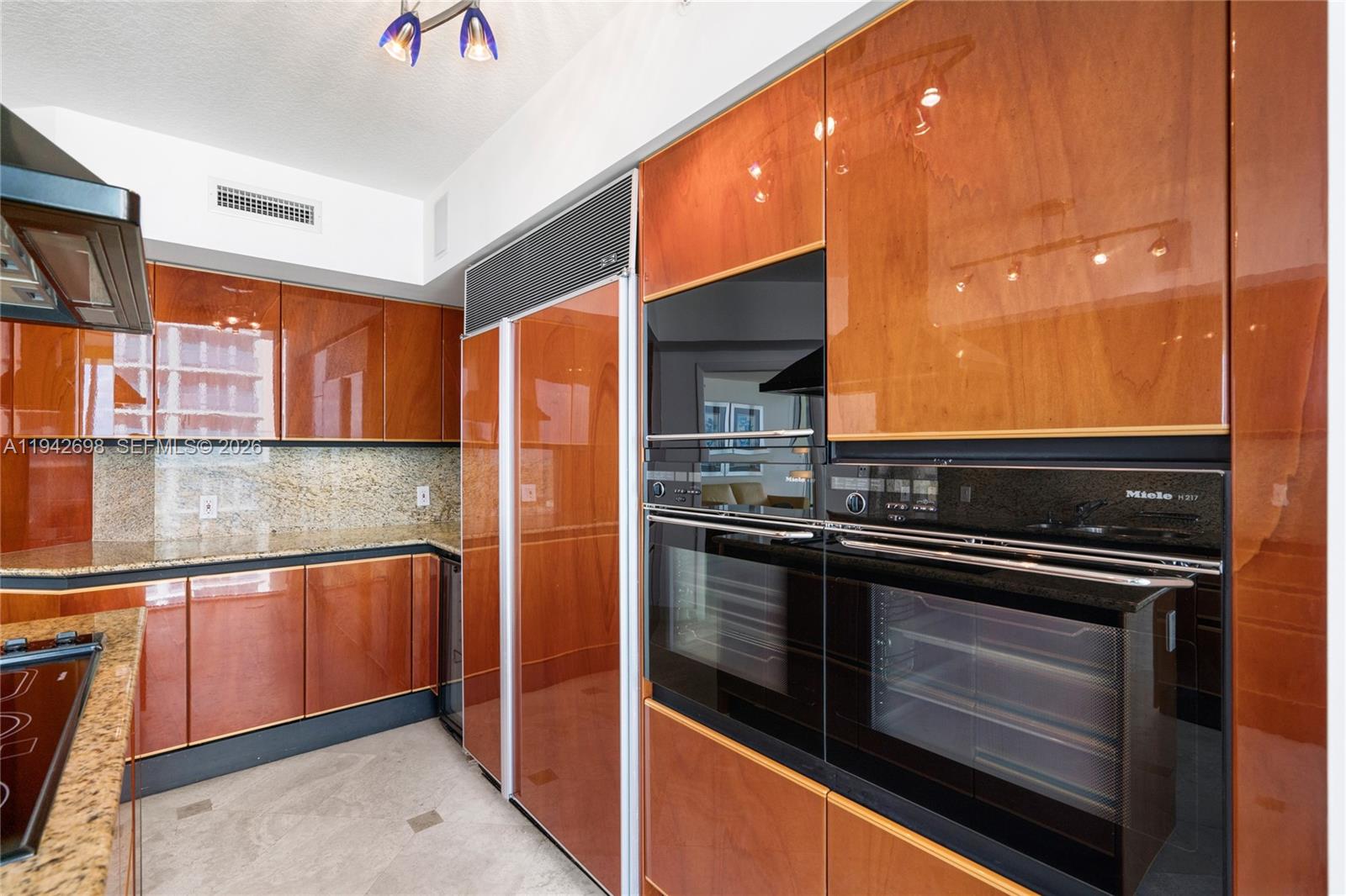 1455 Ocean Dr # 1009