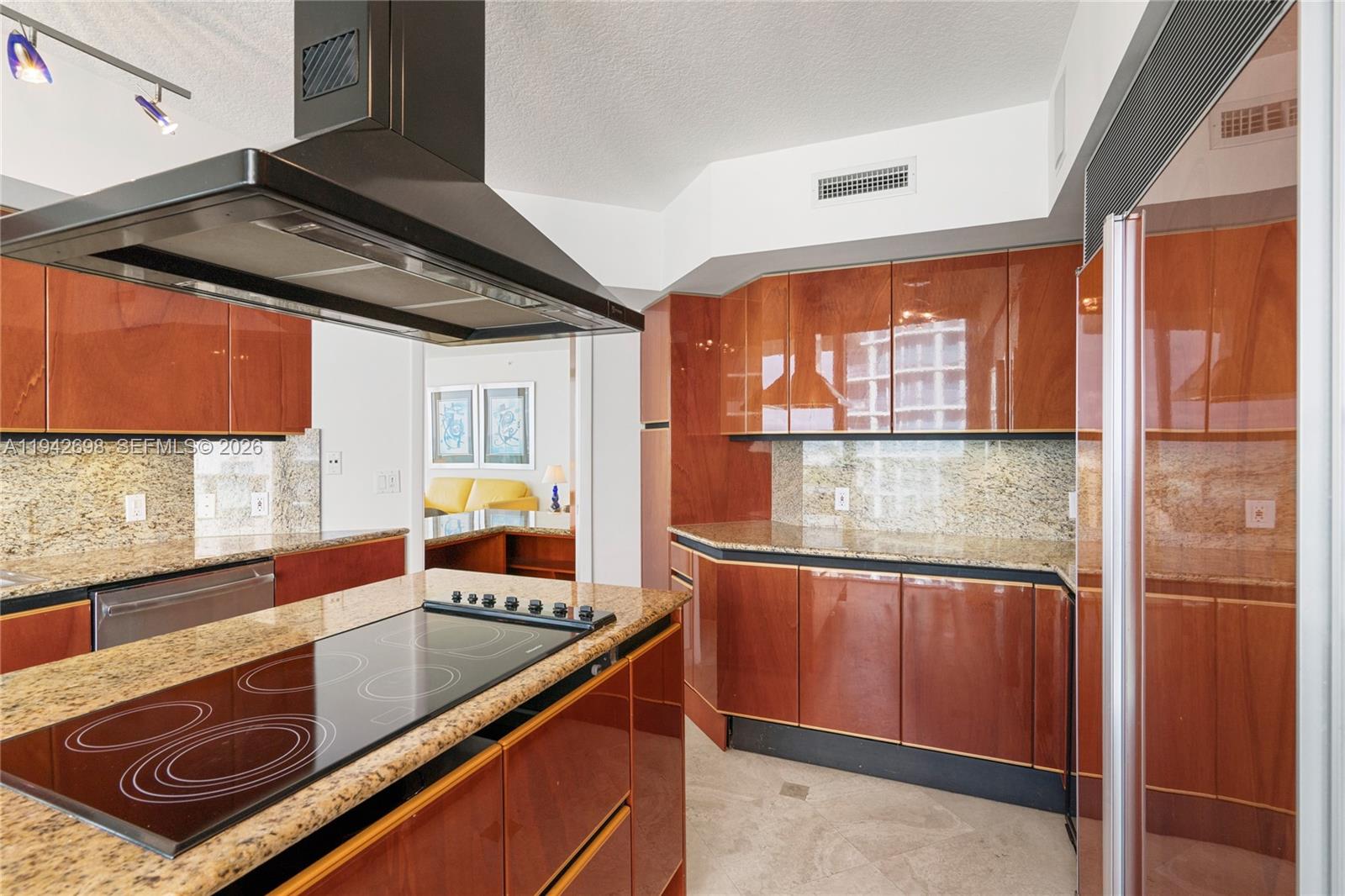 1455 Ocean Dr # 1009