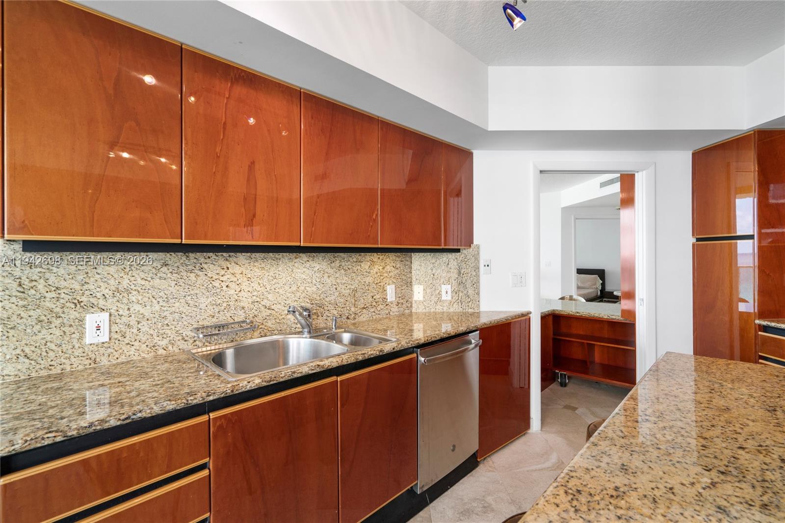 1455 Ocean Dr # 1009