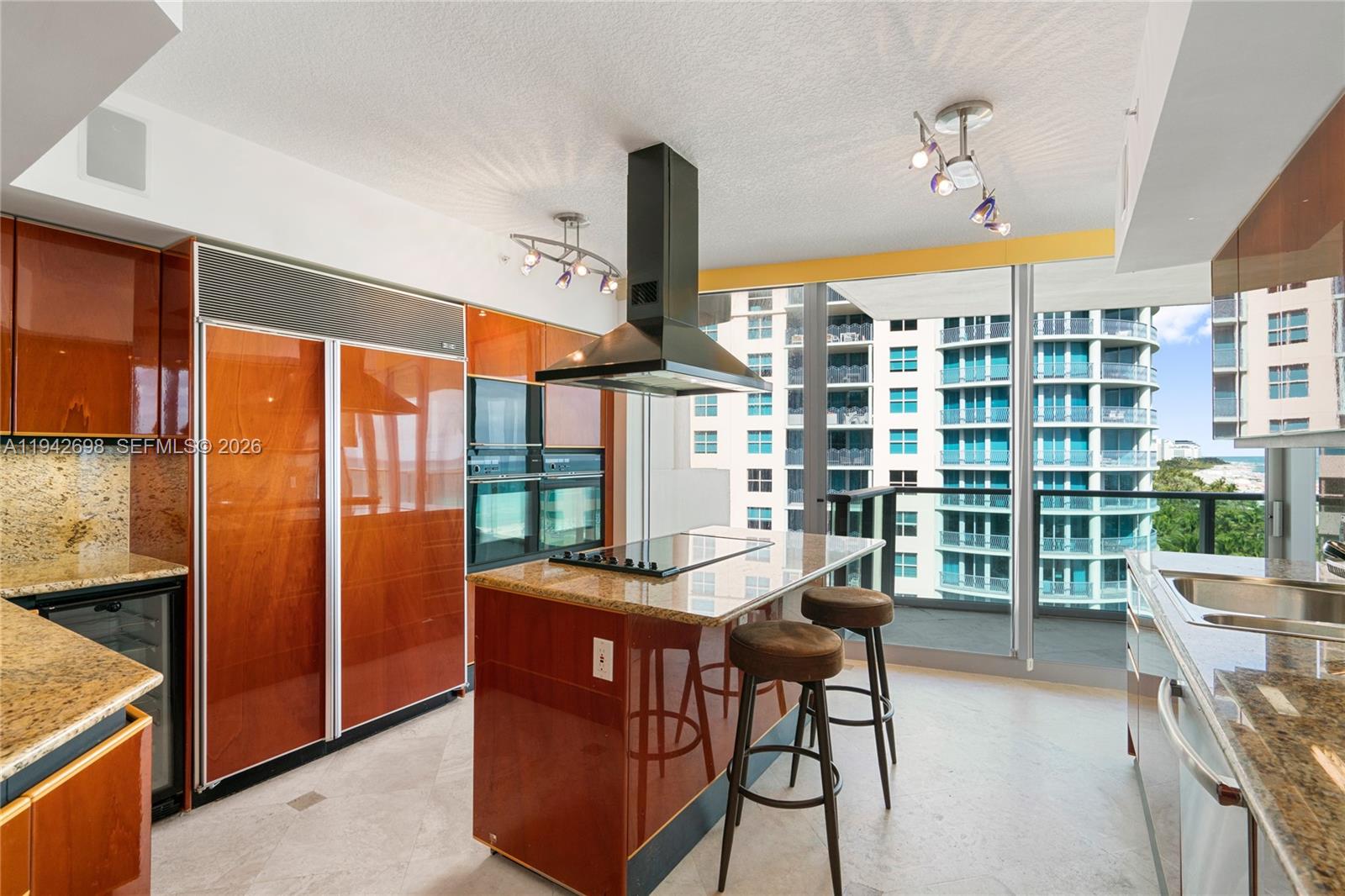 1455 Ocean Dr # 1009