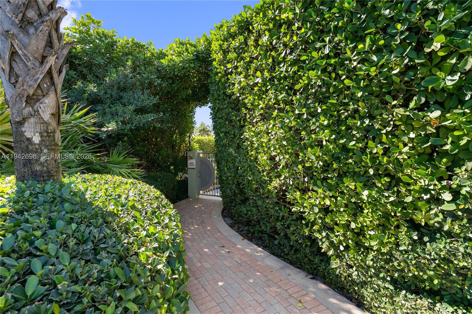 1455 Ocean Dr # 1009