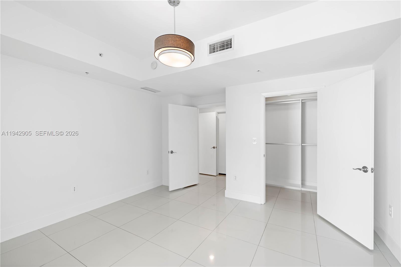 244 Biscayne Blvd # 3904