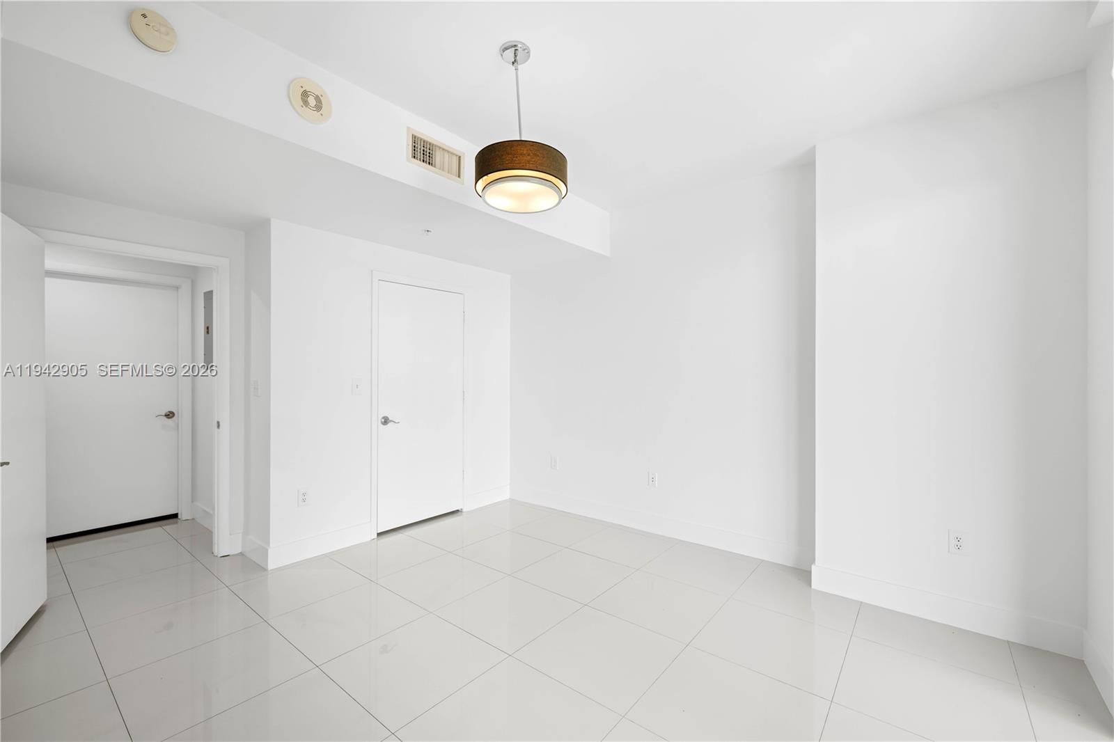 244 Biscayne Blvd # 3904