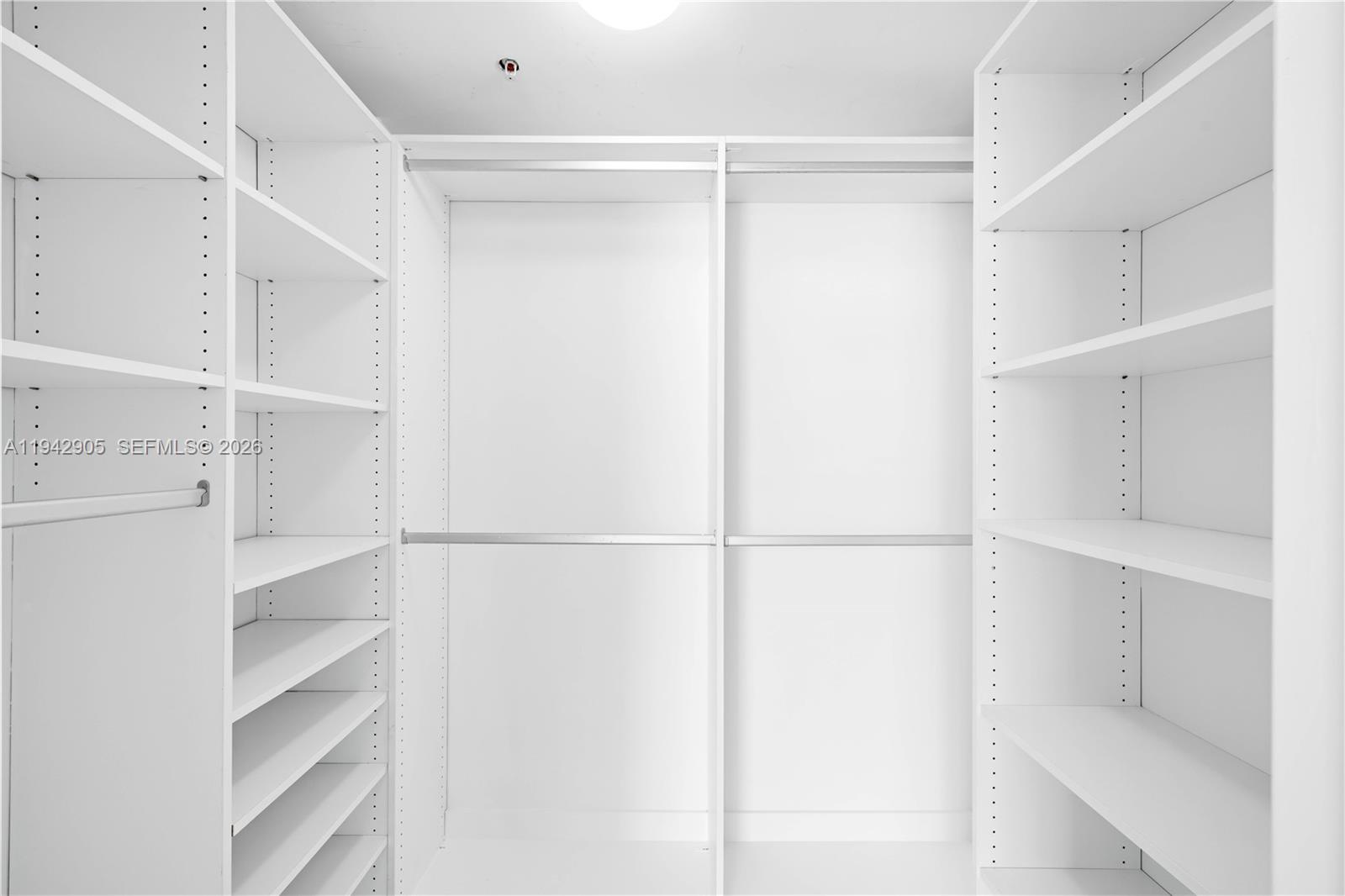 244 Biscayne Blvd # 3904