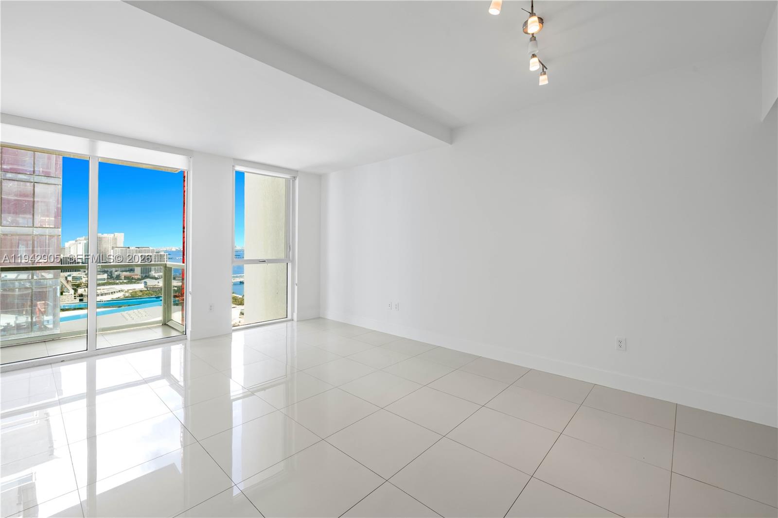 244 Biscayne Blvd # 3904