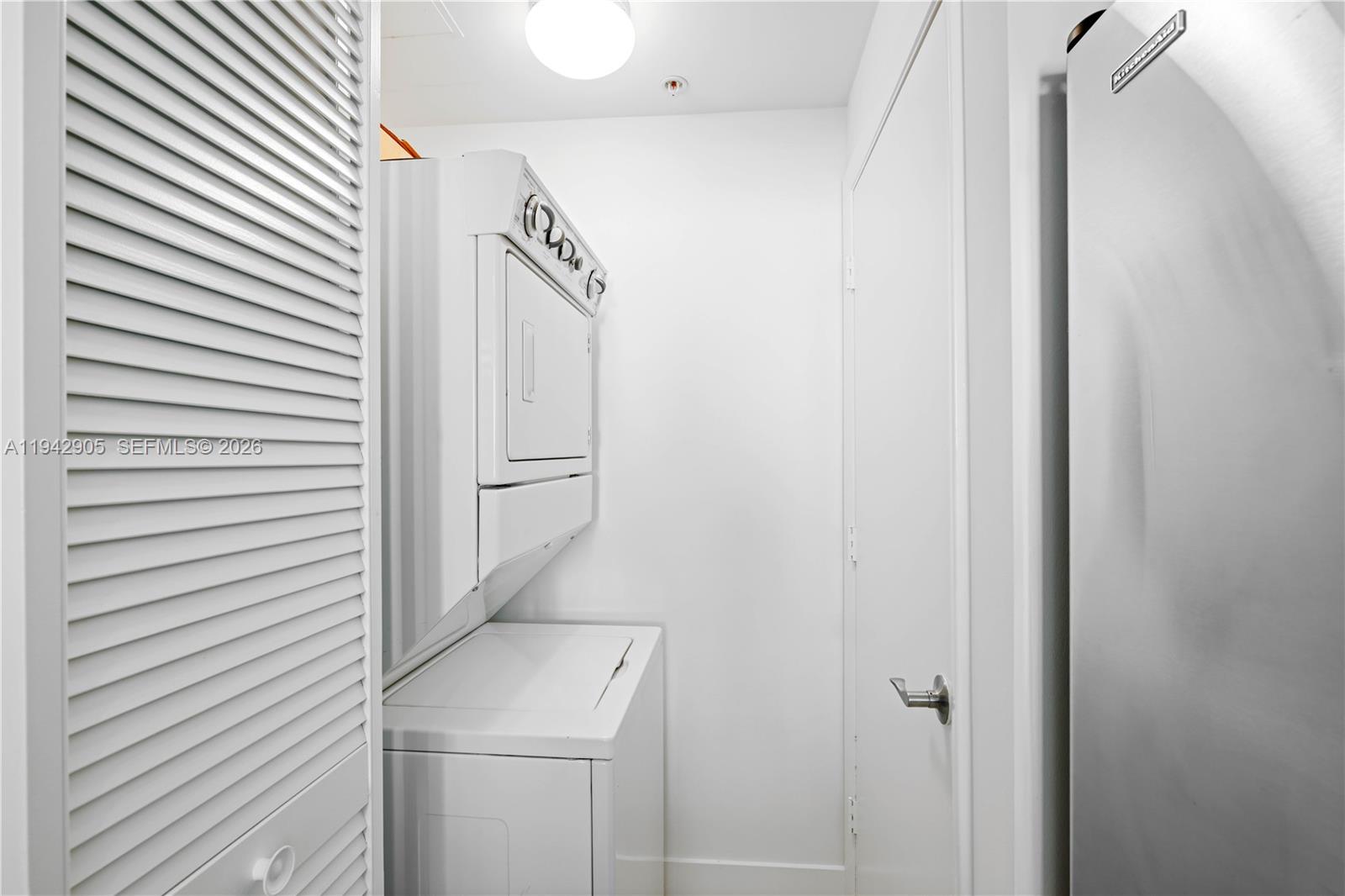 244 Biscayne Blvd # 3904