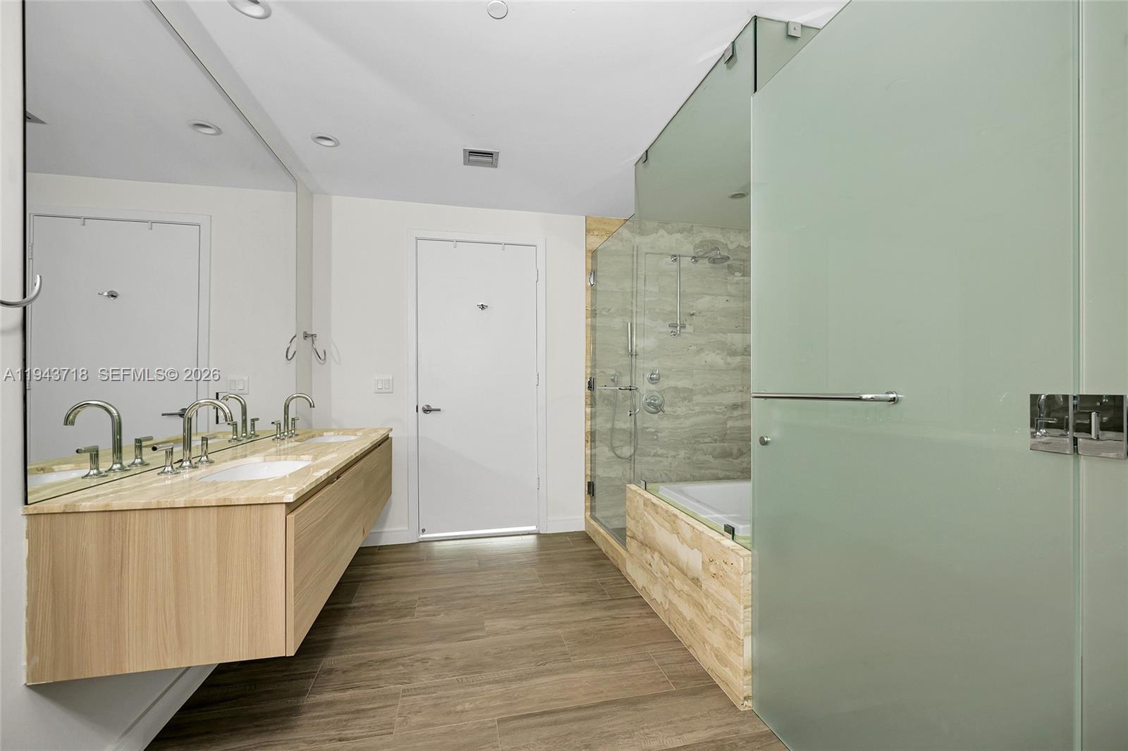 2900 NE 7th Ave # 1604