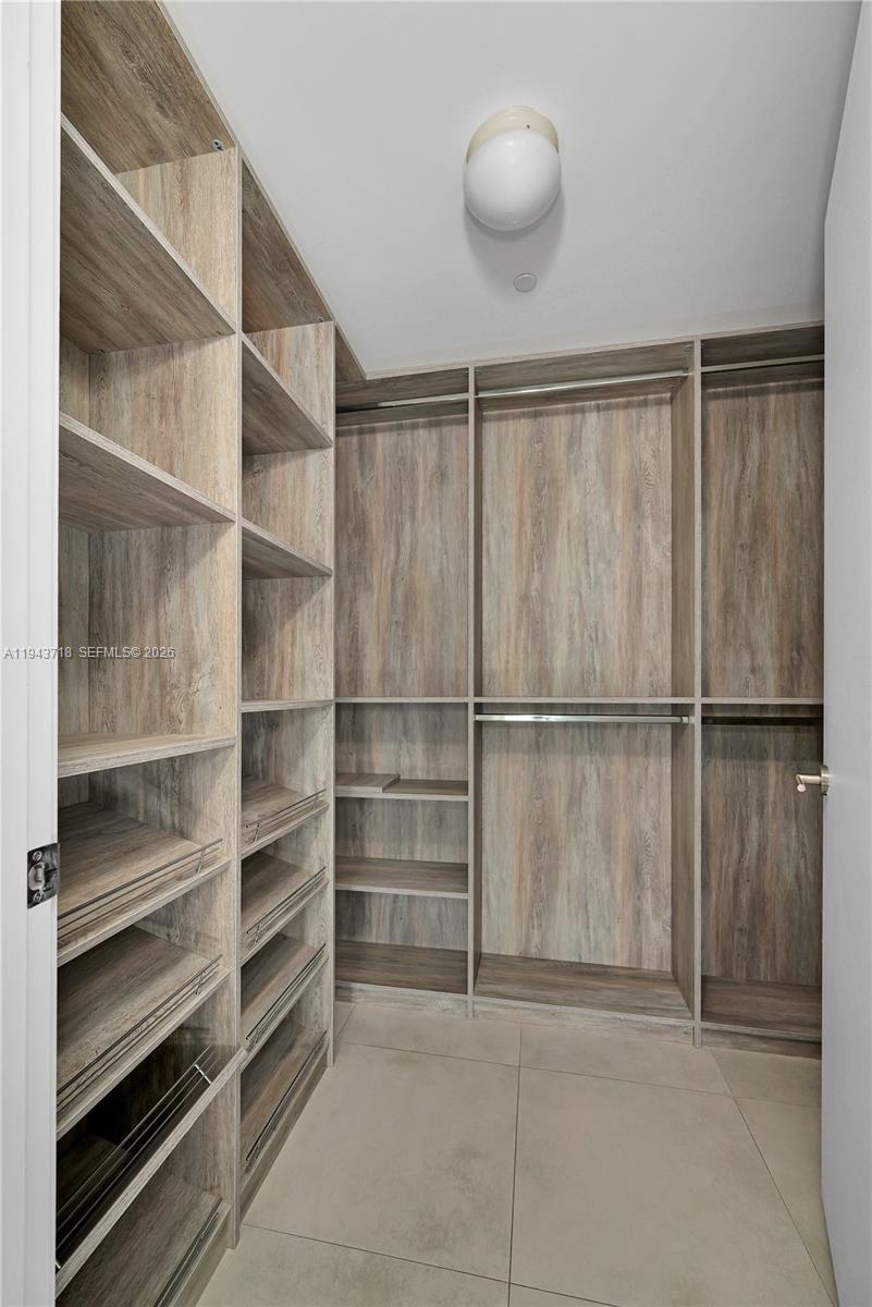 2900 NE 7th Ave # 1604