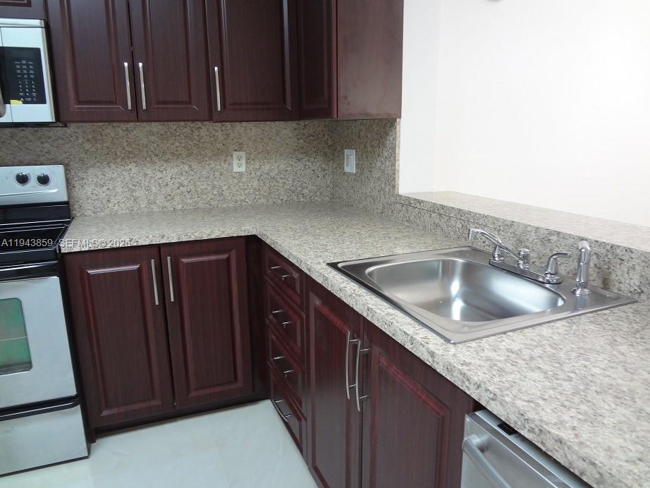 10125 W Sunrise Blvd # 104