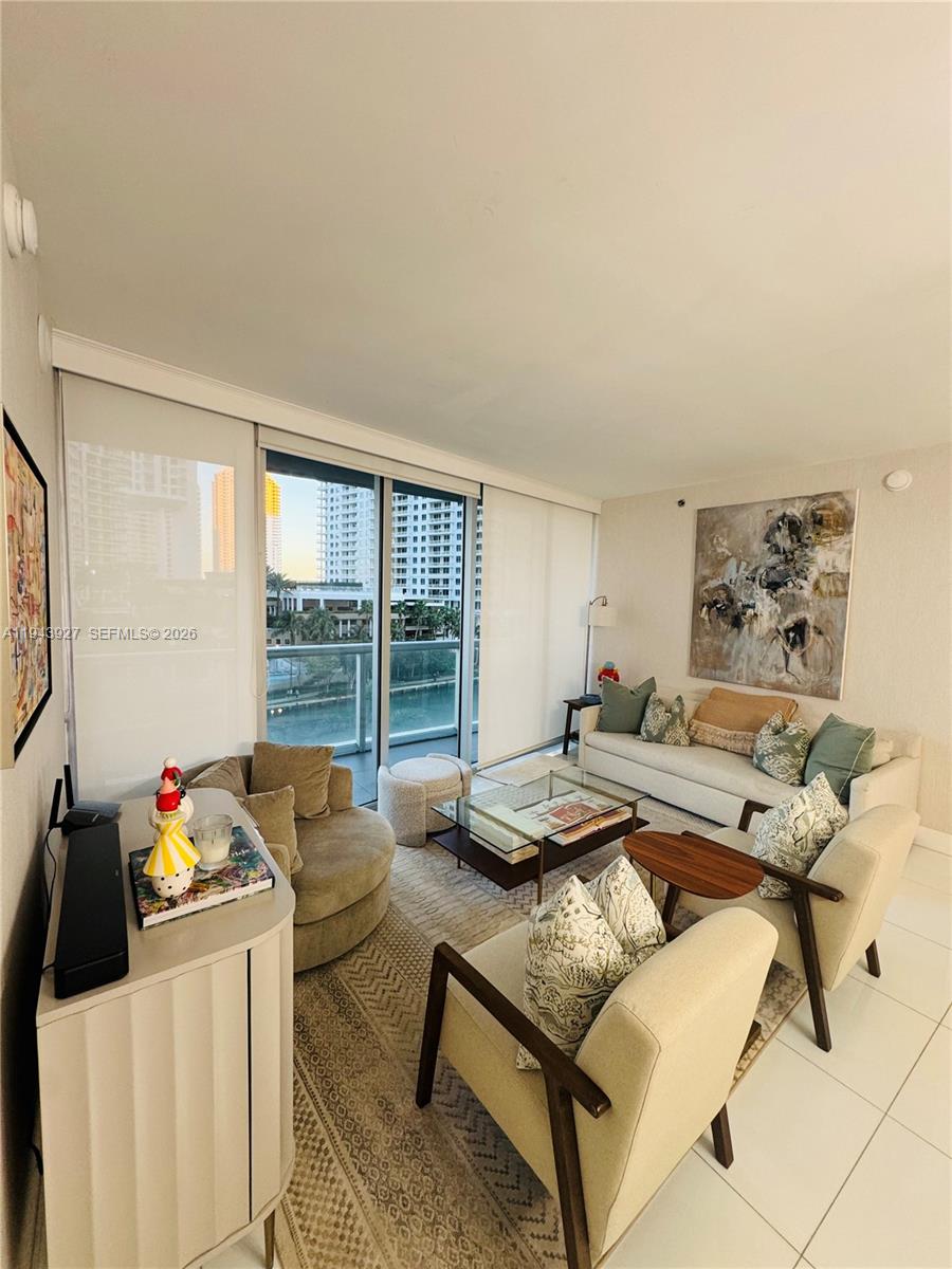 465 Brickell Ave # 618