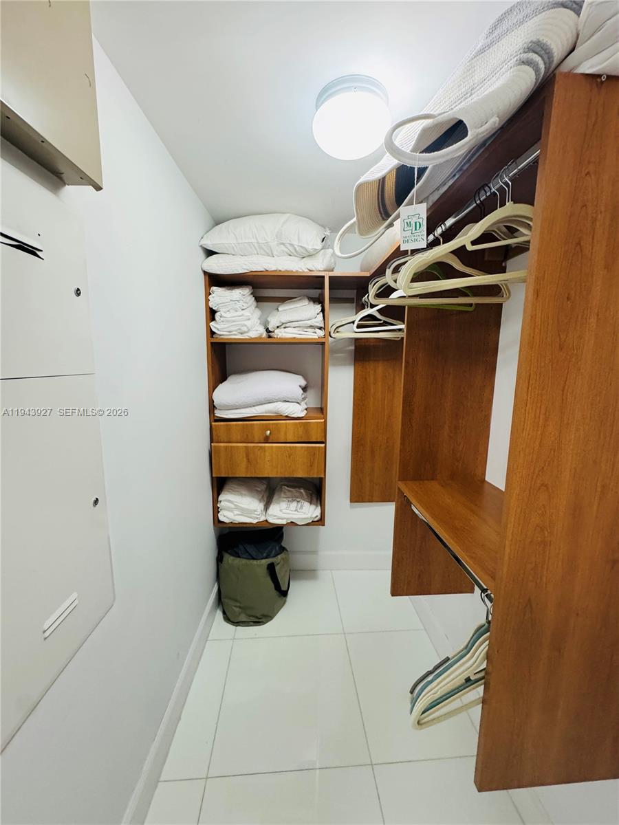 465 Brickell Ave # 618