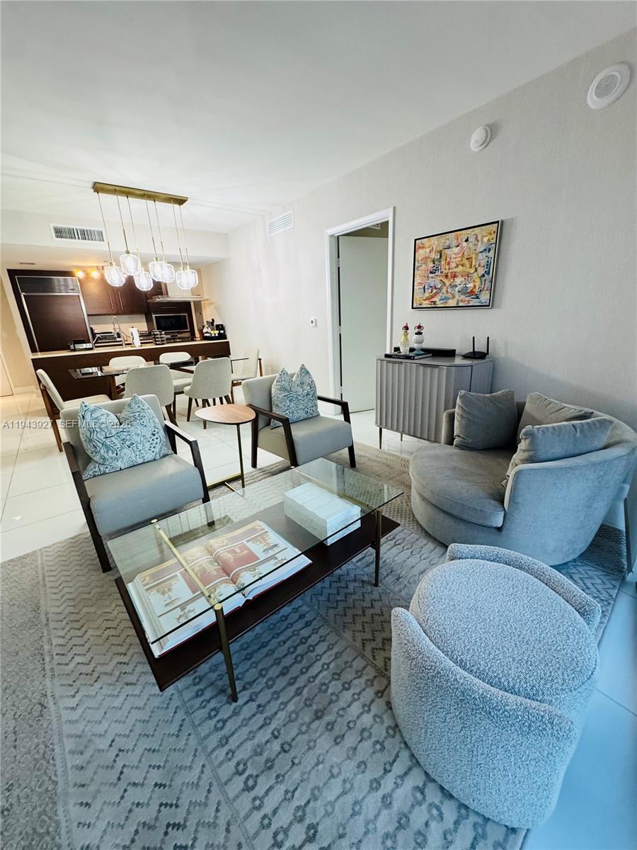 465 Brickell Ave # 618