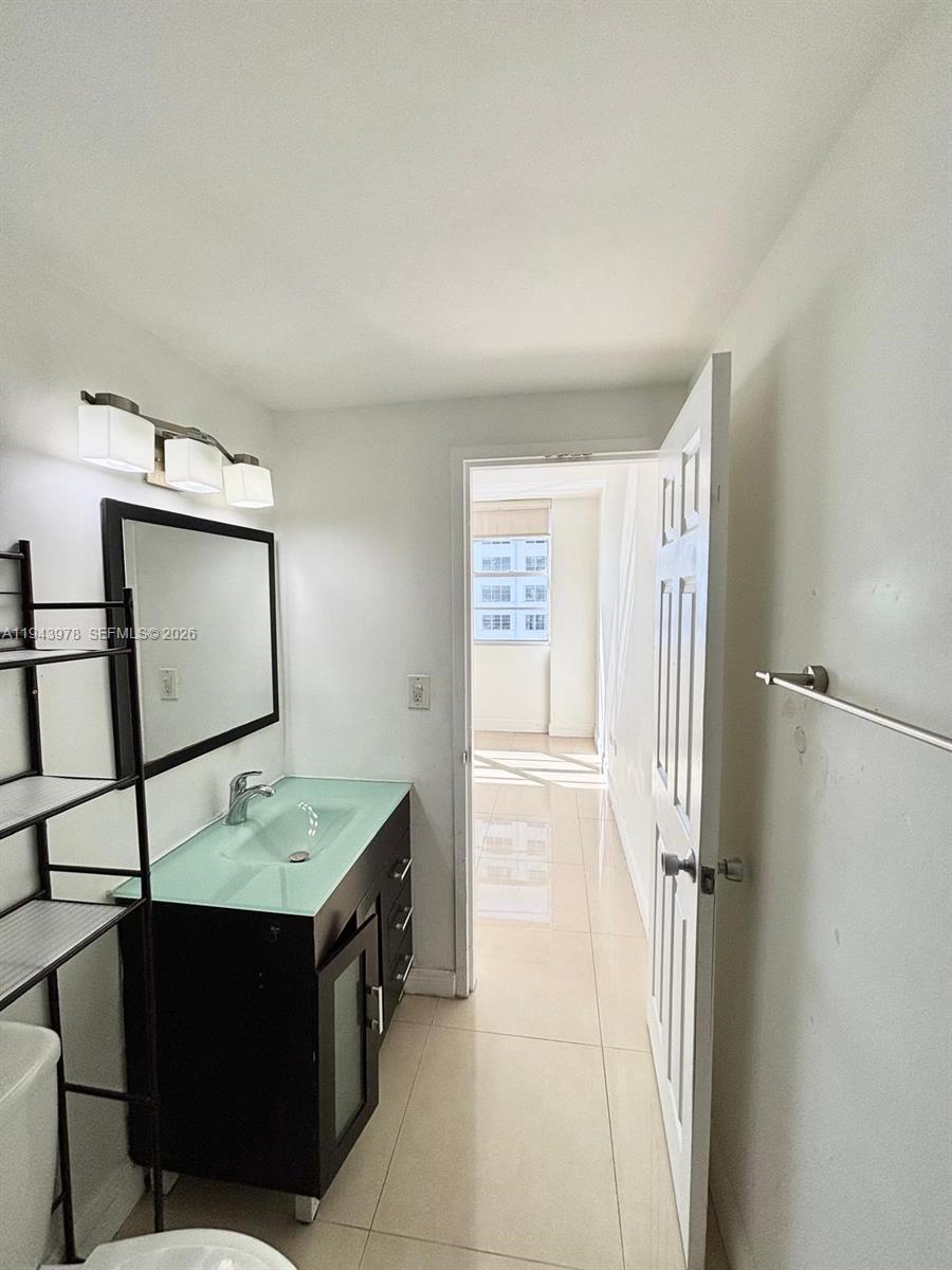 801 Brickell Bay Dr # 1067