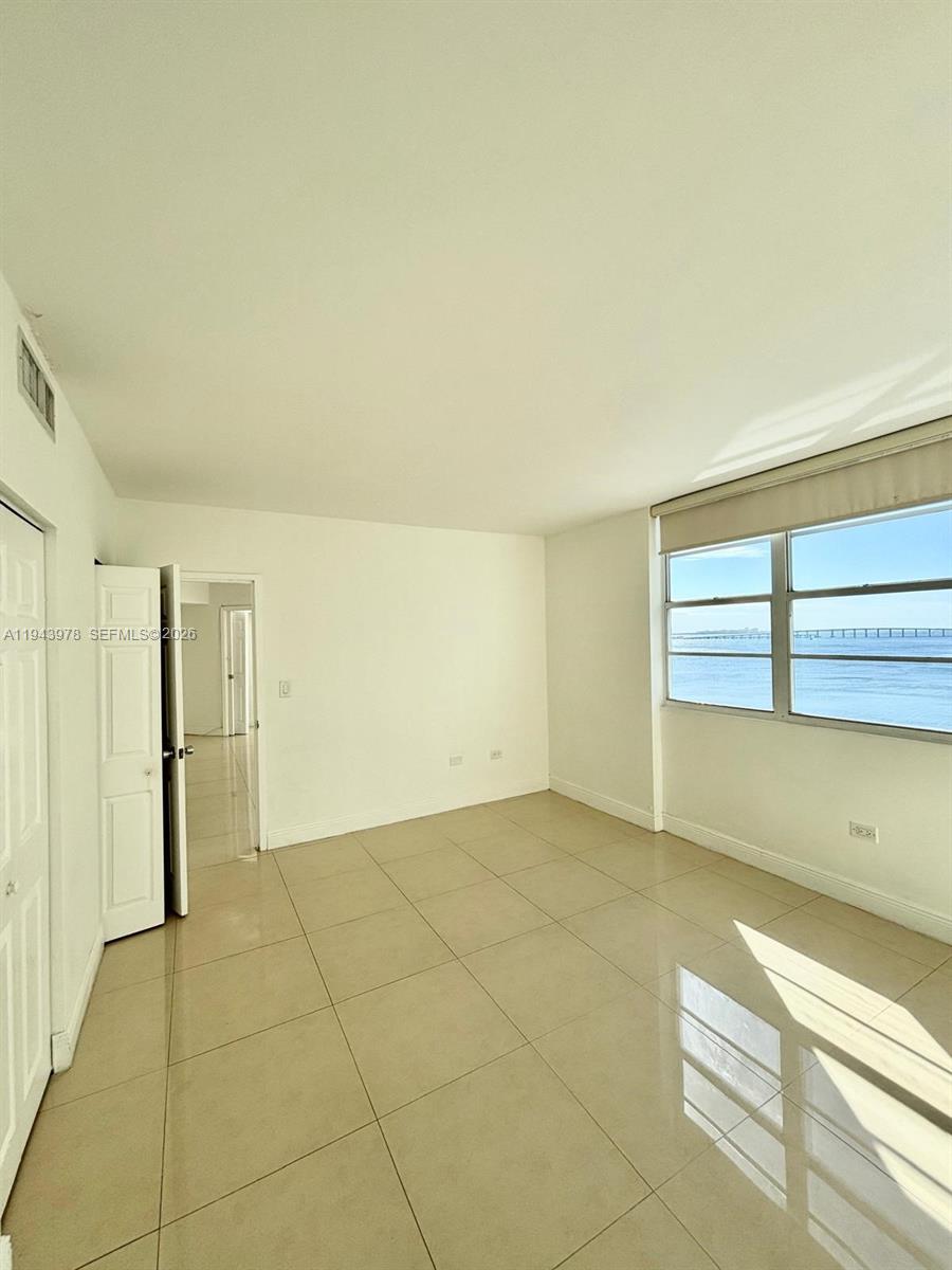 801 Brickell Bay Dr # 1067