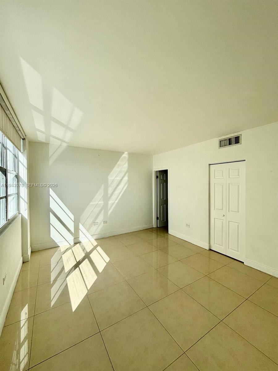 801 Brickell Bay Dr # 1067