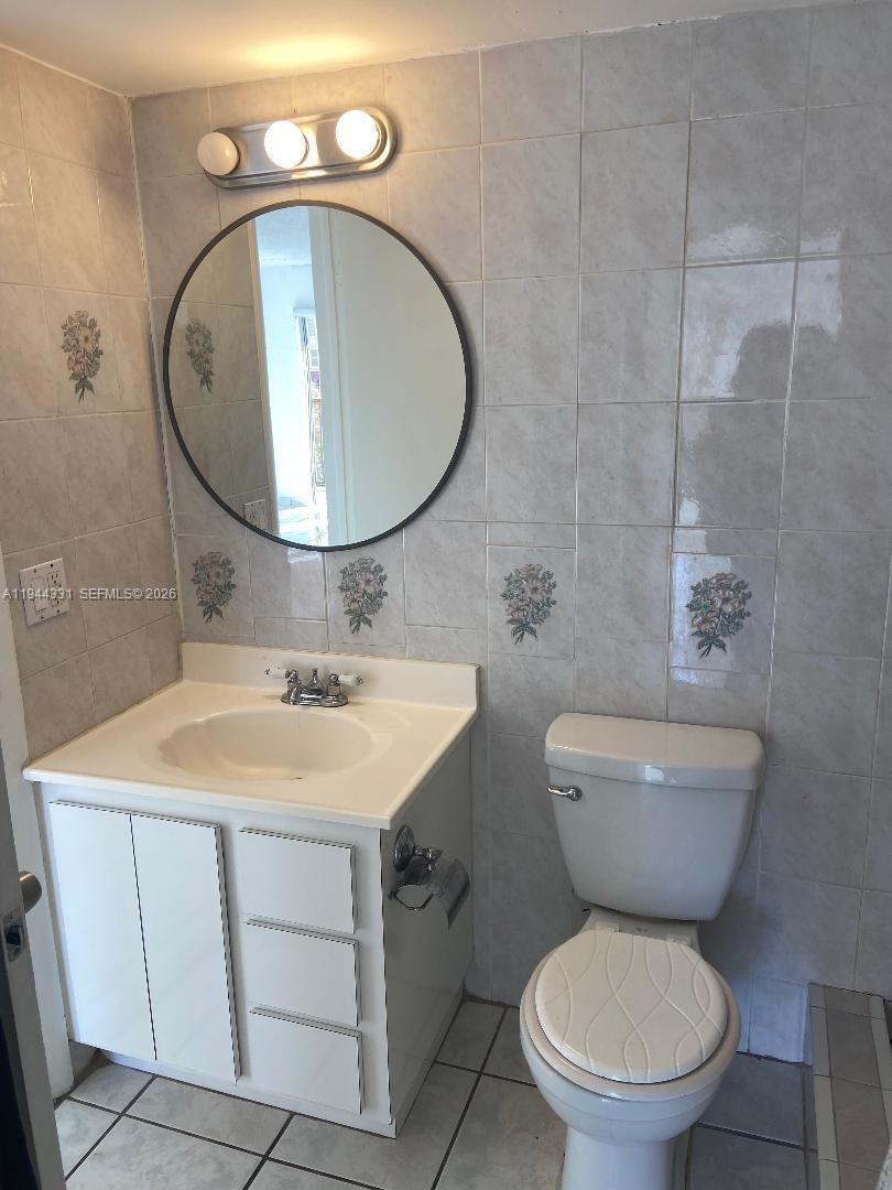 4717 NW 7th St # 10 Unit: 503-10