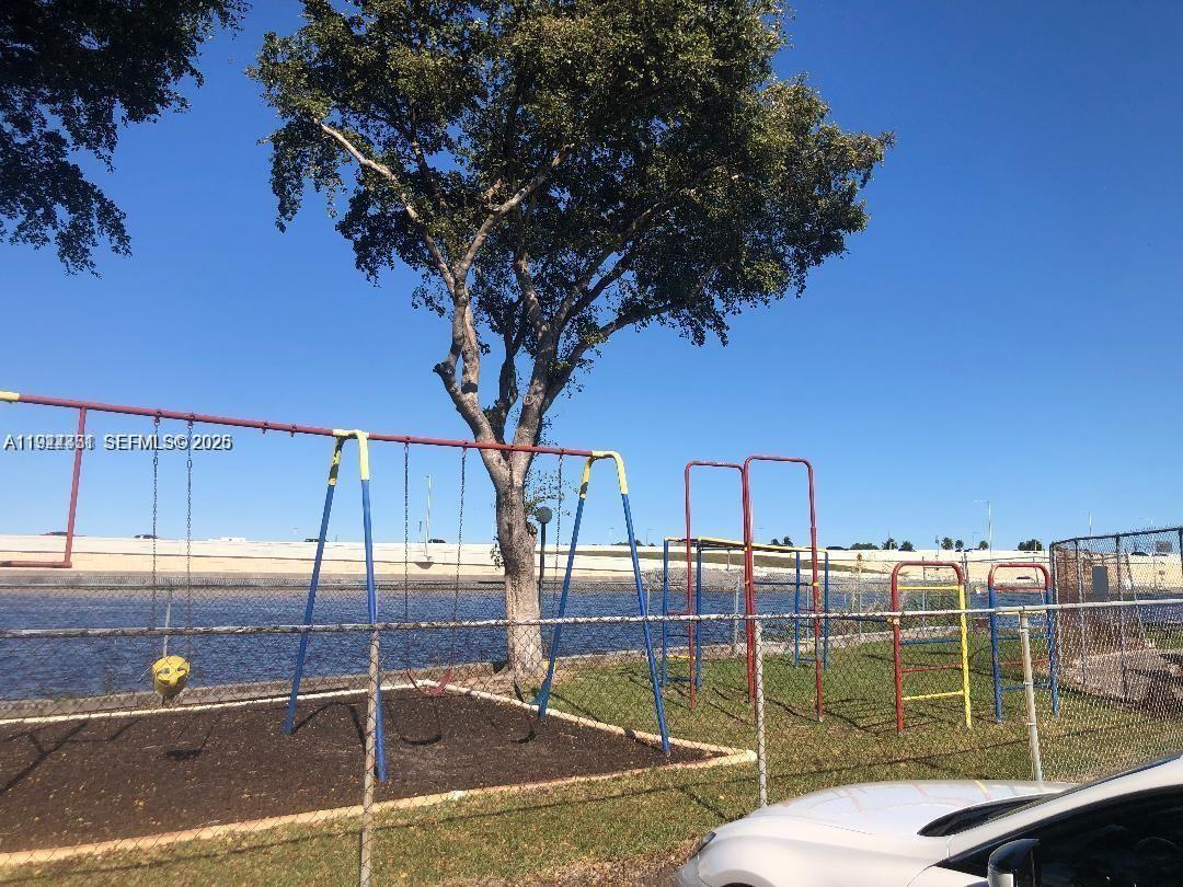 4717 NW 7th St # 10 Unit: 503-10