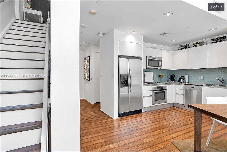 1050 Brickell Ave # 208