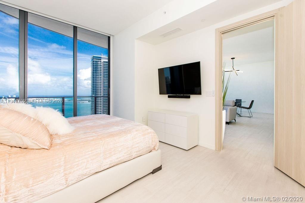 1000 BRICKELL PLAZA Unit: PH6105