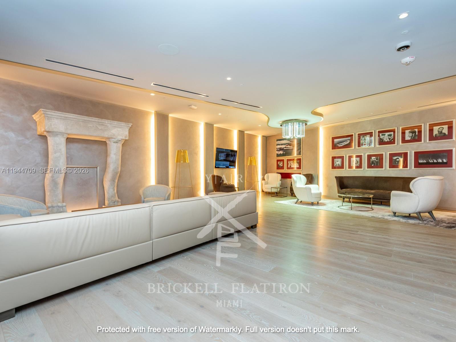 1000 BRICKELL PLAZA Unit: PH6105
