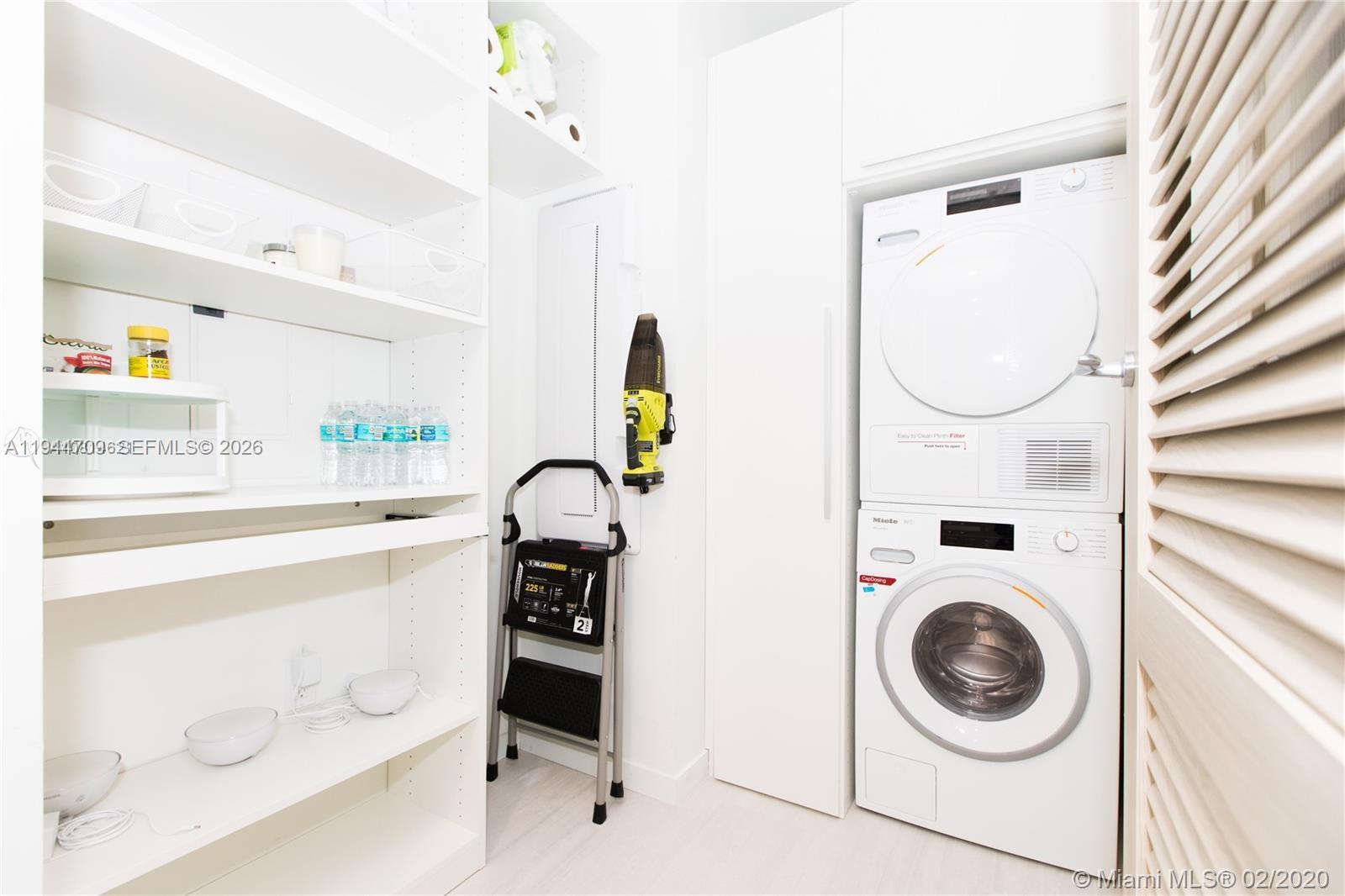 1000 BRICKELL PLAZA Unit: PH6105