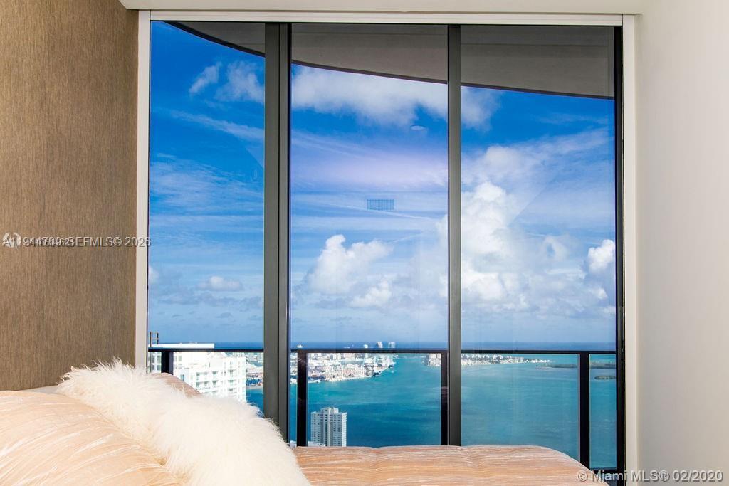 1000 BRICKELL PLAZA Unit: PH6105