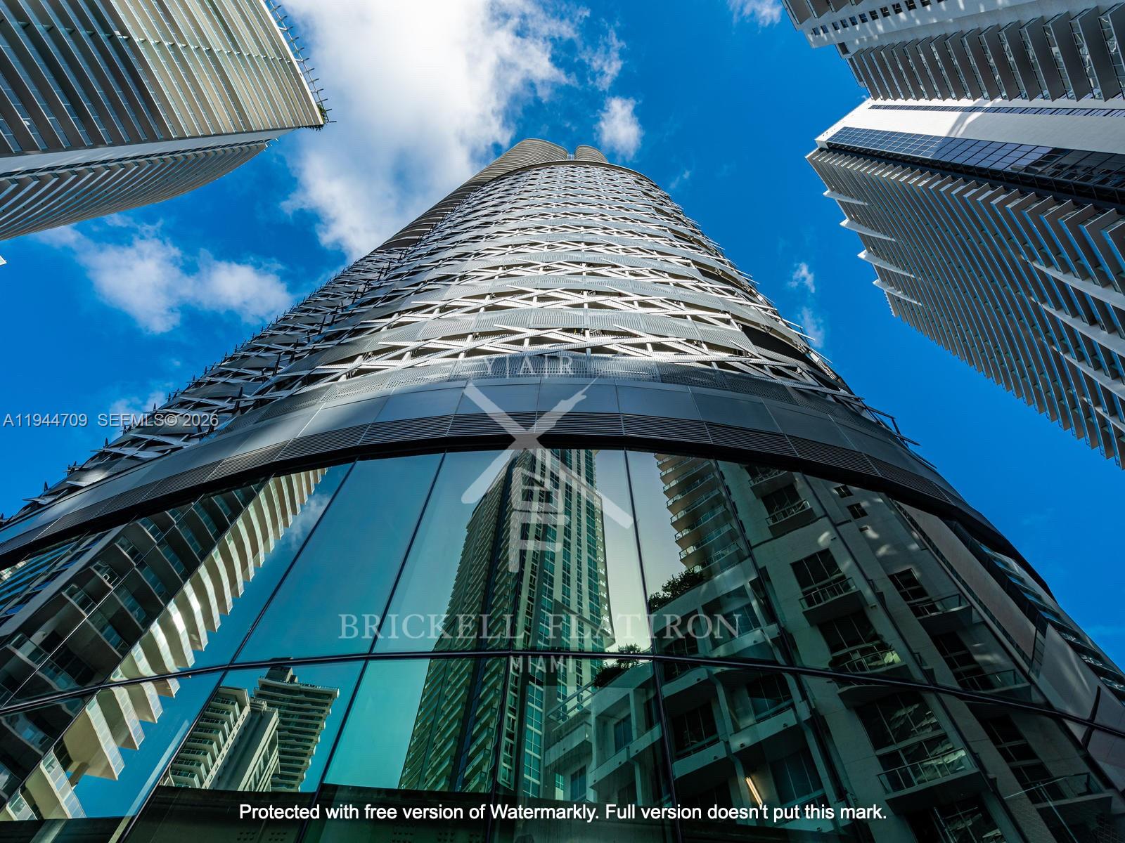 1000 BRICKELL PLAZA Unit: PH6105