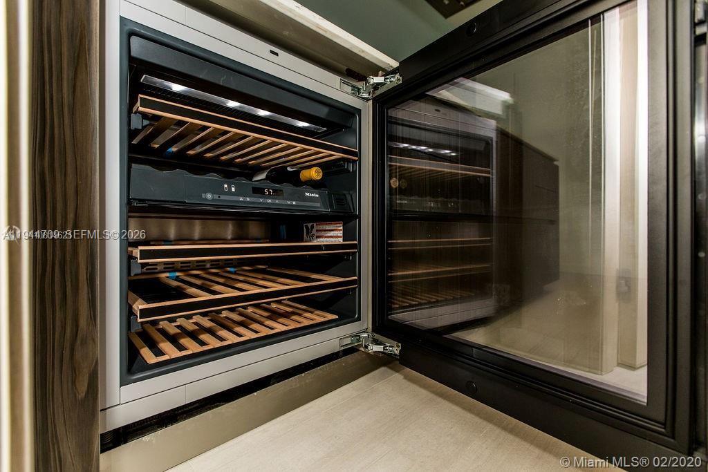 1000 BRICKELL PLAZA Unit: PH6105