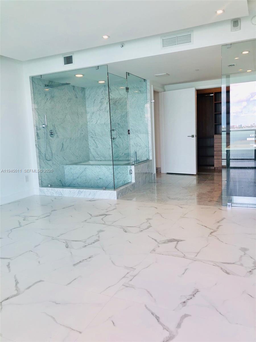 3131 NE 7th Ave # 3305