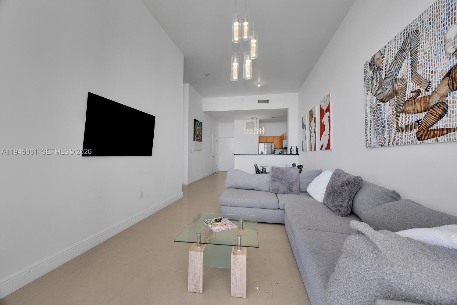 725 NE 22nd St Unit: PH2B